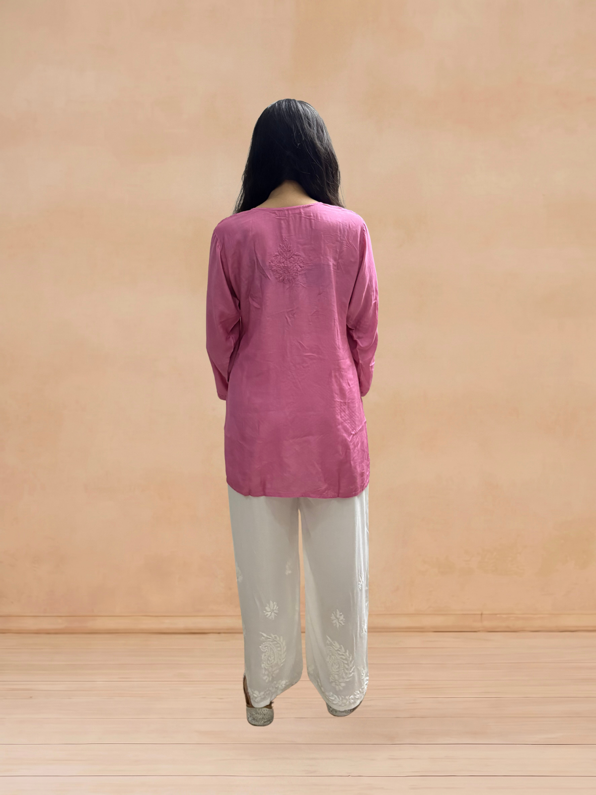 Muslin Chikankari Solid Women's Short Kurta - Pink